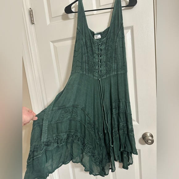 Dresses & Skirts - Elegant Green Sleeveless Dress